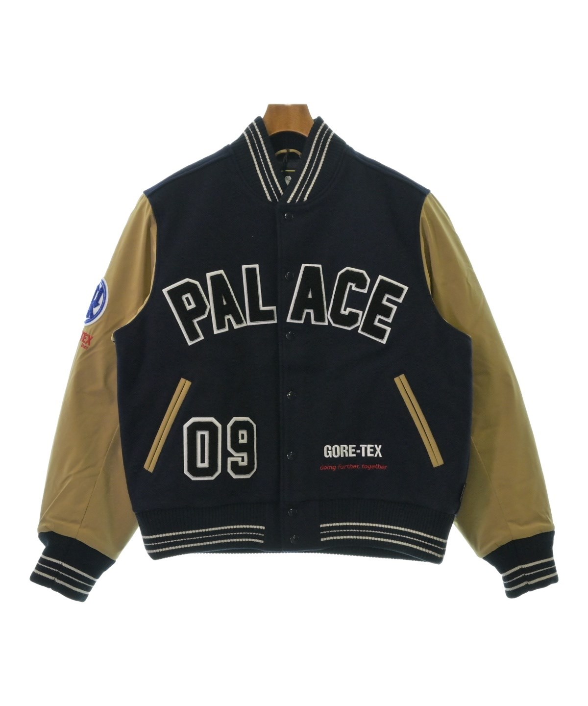 PALACE パレス スタジャン L 紺xベージュ 【古着】【中古】 PALACE（パレス）スタジャン 紺 サイズ:L メンズ/2200530318011