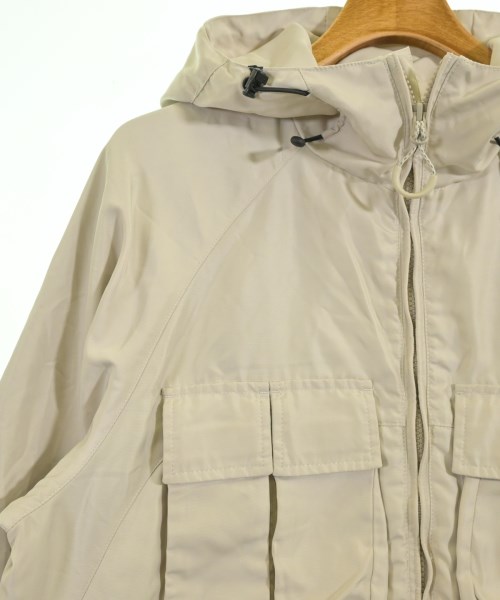 PALACE（パレス）マウンテンパーカー ベージュ サイズ:M メンズ/2200731457106