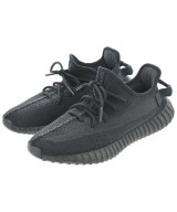 yeezy スニーカー
