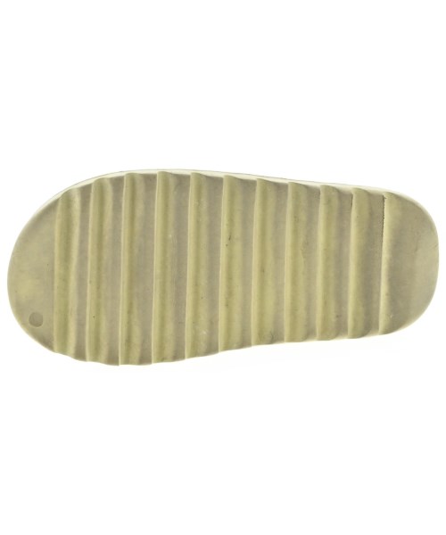 yeezy（イージー）サンダル カーキ サイズ:UK8(26.5cm位) メンズ/2200661557044