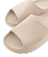 yeezy（イージー）サンダル ベージュ サイズ:28.5cm メンズ/2200718481025