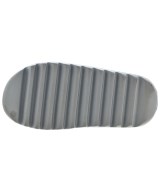 yeezy（イージー）サンダル グレー サイズ:9(27cm位) メンズ/2200722766019