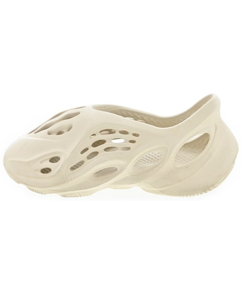 yeezy（イージー）サンダル 白 サイズ:8(26cm位) メンズ/2200722766026