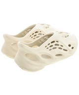 yeezy（イージー）サンダル 白 サイズ:8(26cm位) メンズ/2200722766026