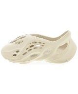 yeezy（イージー）サンダル 白 サイズ:8(26cm位) メンズ/2200722766026