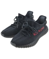 yeezy スニーカー