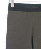Fear of God ESSENTIALS（フィアオブゴッド　エッセンシャルス）その他 カーキ サイズ:M メンズ/2200639862156