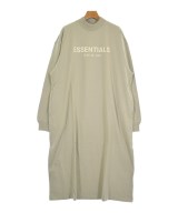 Fear of God ESSENTIALS（フィアオブゴッド　エッセンシャルス）ワンピース カーキ サイズ:M レディース/2200640819361