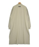 Fear of God ESSENTIALS（フィアオブゴッド　エッセンシャルス）ワンピース カーキ サイズ:M レディース/2200640819361