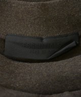 Fear of God ESSENTIALS（フィアオブゴッド　エッセンシャルス）Tシャツ・カットソー 茶 サイズ:S メンズ/2200598594419