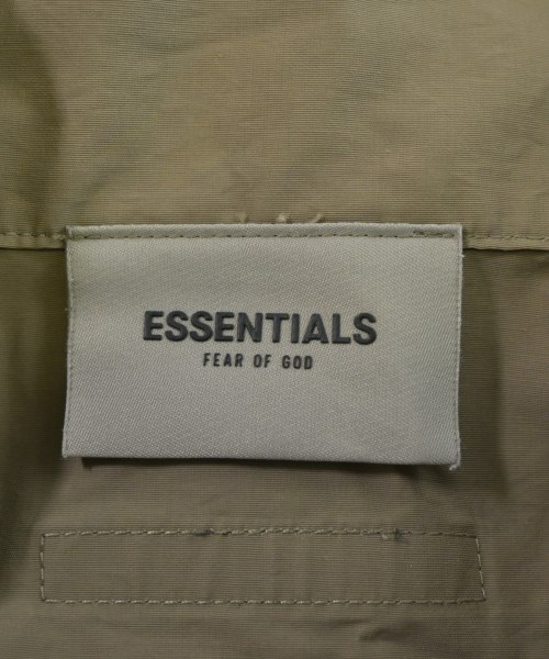 Fear of God ESSENTIALS（フィアオブゴッド　エッセンシャルス）その他 カーキ サイズ:S メンズ/2200627865060