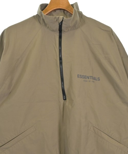 Fear of God ESSENTIALS（フィアオブゴッド　エッセンシャルス）その他 カーキ サイズ:S メンズ/2200627865060