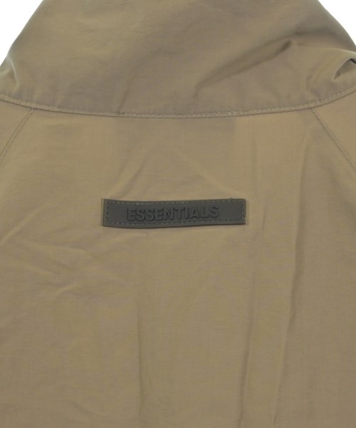Fear of God ESSENTIALS（フィアオブゴッド　エッセンシャルス）その他 カーキ サイズ:S メンズ/2200627865060