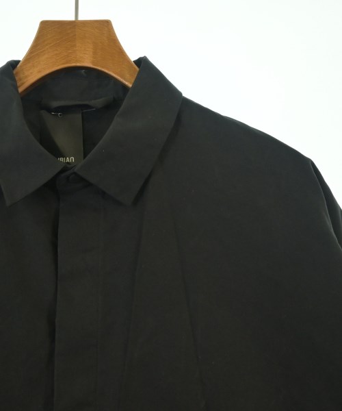 Fear of God ESSENTIALS（フィアオブゴッド　エッセンシャルス）カジュアルシャツ 黒 サイズ:M メンズ/2200630409091