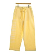 Fear of God ESSENTIALS（フィアオブゴッド　エッセンシャルス）スウェットパンツ 黄 サイズ:XS メンズ/2200645357080