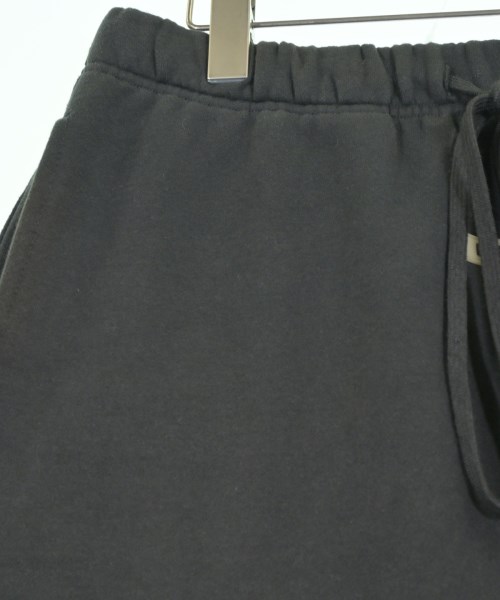 Fear of God ESSENTIALS（フィアオブゴッド　エッセンシャルス）ショートパンツ 黒 サイズ:M メンズ/2200647924068