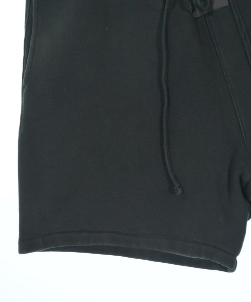 Fear of God ESSENTIALS（フィアオブゴッド　エッセンシャルス）ショートパンツ 黒 サイズ:L メンズ/2200654458099