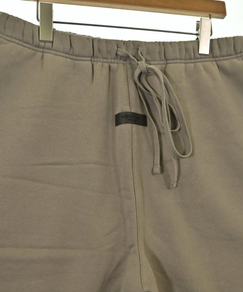Fear of God ESSENTIALS（フィアオブゴッド　エッセンシャルス）ショートパンツ カーキ サイズ:L メンズ/2200724085217
