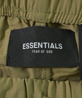 Fear of God ESSENTIALS（フィアオブゴッド　エッセンシャルス）その他 カーキ サイズ:XS メンズ/2200687481019