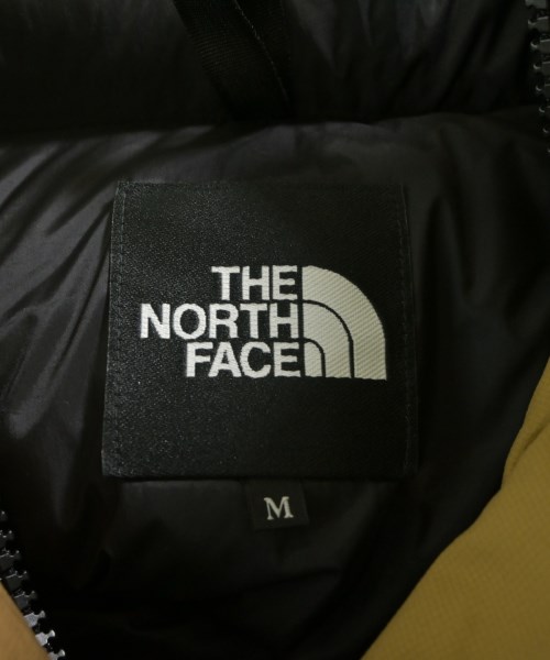 THE NORTH FACE（ザノースフェイス）ダウンジャケット/ダウンベスト ベージュ サイズ:M メンズ/2200622241012