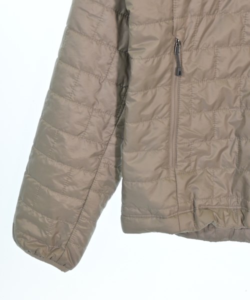 Patagonia（パタゴニア）ダウンジャケット/ダウンベスト ベージュ サイズ:M メンズ/2200666907301