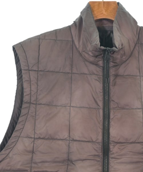 GRAMICCI（グラミチ）ダウンジャケット/ダウンベスト ベージュ サイズ:S メンズ/2200649867059