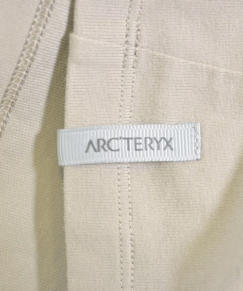 ARC'TERYX（アークテリクス）Tシャツ・カットソー ベージュ サイズ:M メンズ/2200643853027