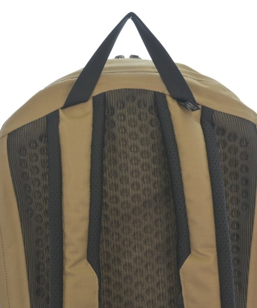 ARC'TERYX（アークテリクス）バックパック・リュック ベージュ サイズ:- メンズ/2200610872037