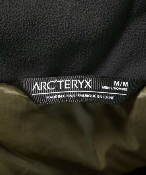 ARC'TERYX（アークテリクス）ダウンジャケット/ダウンベスト カーキ サイズ:M メンズ/2200618587070