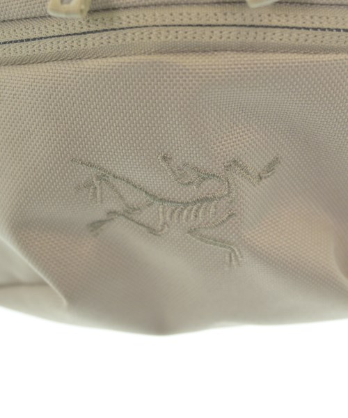 ARC'TERYX（アークテリクス）ショルダーバッグ ベージュ サイズ:- メンズ/2200678706084
