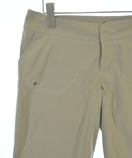 ARC'TERYX（アークテリクス）ショートパンツ カーキ サイズ:4(XL位) レディース/2200699804028