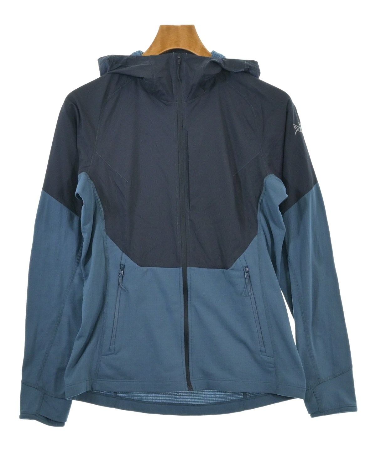 ARC'TERYX 青 マウンテンパーカー ARC'TERYX（アークテリクス）マウンテンパーカー 紺 サイズ:S/P