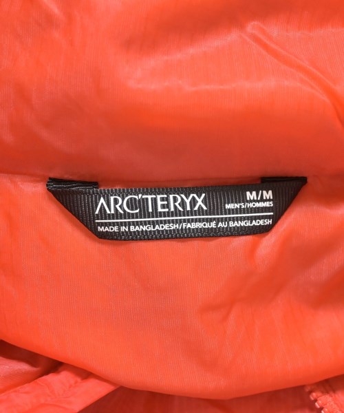 ARC'TERYX（アークテリクス）ダウンジャケット/ダウンベスト 赤 サイズ:M メンズ/2200713325010