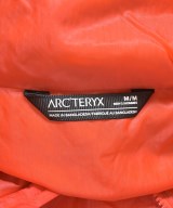 ARC'TERYX（アークテリクス）ダウンジャケット/ダウンベスト 赤 サイズ:M メンズ/2200713325010