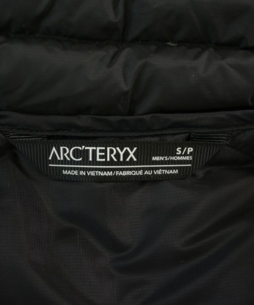 ARC'TERYX（アークテリクス）ダウンジャケット/ダウンベスト 黒 サイズ:S メンズ/2200704575110