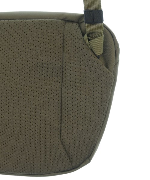ARC'TERYX（アークテリクス）ショルダーバッグ カーキ サイズ:- メンズ/2200707519081