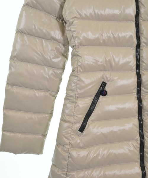 MONCLER（モンクレール）ダウンコート ベージュ サイズ:1(S位) レディース/2200625376018