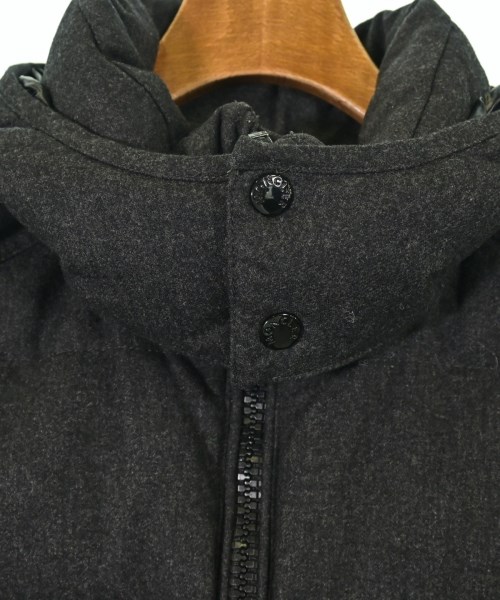 MONCLER（モンクレール）ダウンジャケット/ダウンベスト グレー サイズ:1(S位) メンズ/2200623120026