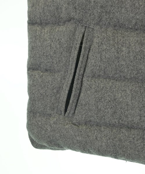 MONCLER（モンクレール）ダウンジャケット/ダウンベスト グレー サイズ:1(S位) メンズ/2200611648105