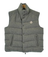 MONCLER（モンクレール）ダウンジャケット/ダウンベスト グレー サイズ:1(S位) メンズ/2200611648105