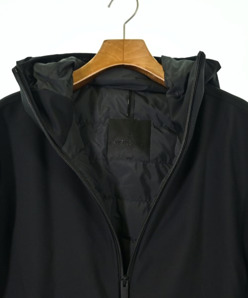 MONCLER（モンクレール）ダウンジャケット/ダウンベスト 黒 サイズ:0(XS位) メンズ/2200624386025