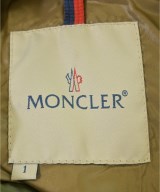 MONCLER（モンクレール）ダウンジャケット/ダウンベスト カーキ サイズ:1(S位) メンズ/2200615488035