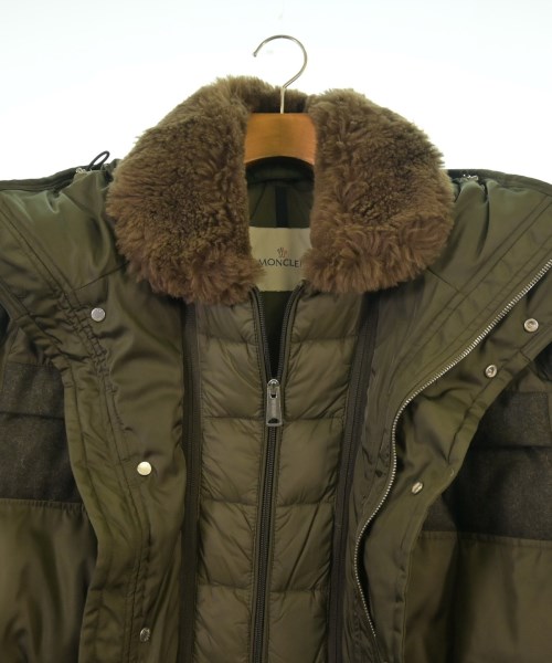 MONCLER（モンクレール）ダウンジャケット/ダウンベスト カーキ サイズ:3(L位) メンズ/2200614840018