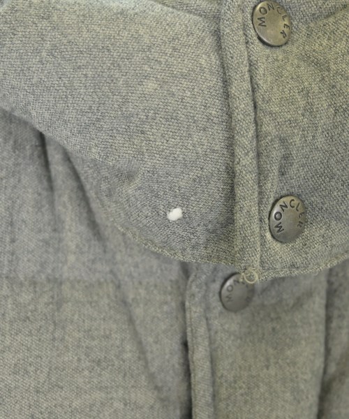 MONCLER（モンクレール）ダウンジャケット/ダウンベスト グレー サイズ:3(L位) メンズ/2200663371068