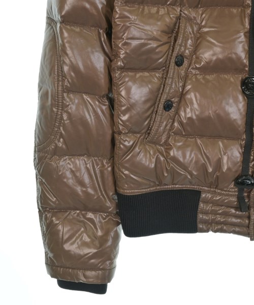 MONCLER（モンクレール）ダウンジャケット/ダウンベスト 茶 サイズ:2(M位) メンズ/2200652102024