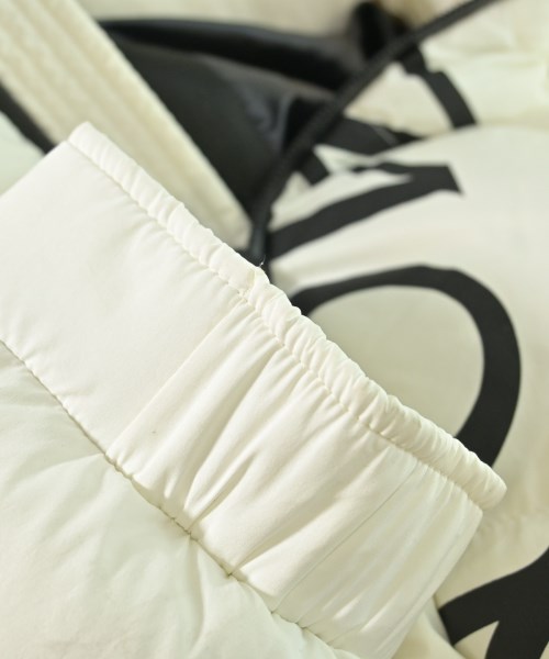 MONCLER（モンクレール）ダウンジャケット/ダウンベスト 白 サイズ:2(M位) メンズ/2200657352011