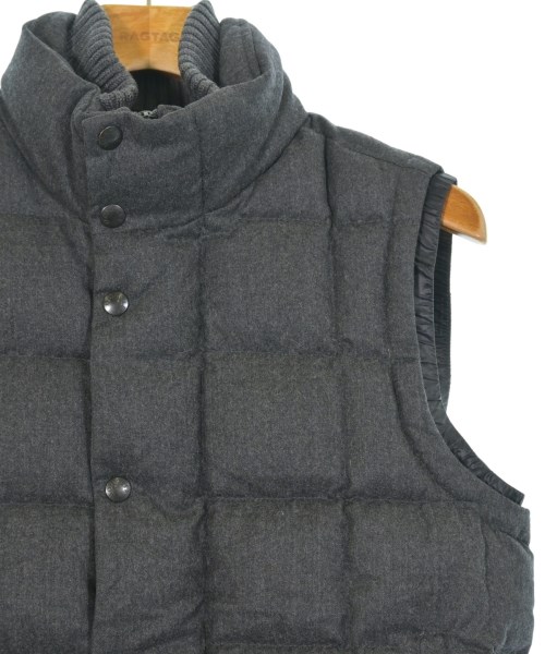 MONCLER（モンクレール）ダウンジャケット/ダウンベスト グレー サイズ:1(S位) メンズ/2200660140018