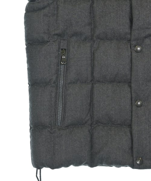 MONCLER（モンクレール）ダウンジャケット/ダウンベスト グレー サイズ:1(S位) メンズ/2200660140018