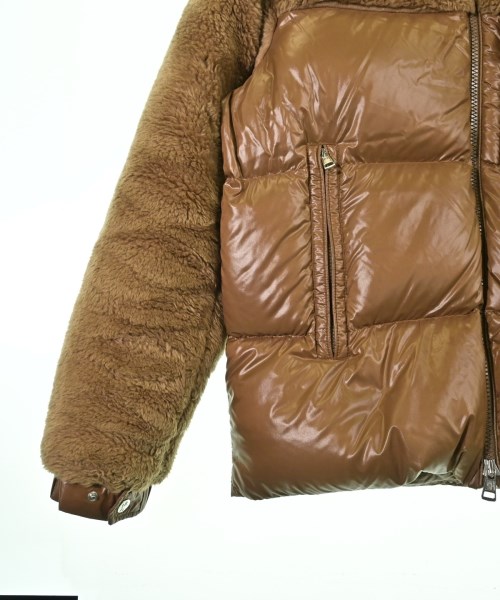MONCLER（モンクレール）ダウンジャケット/ダウンベスト 茶 サイズ:4(XL位) メンズ/2200645001044