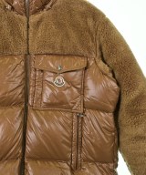 MONCLER（モンクレール）ダウンジャケット/ダウンベスト 茶 サイズ:4(XL位) メンズ/2200645001044